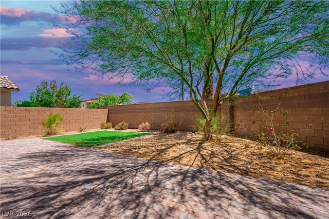 7733 Harthill Park Avenue, Las Vegas, NV 89113