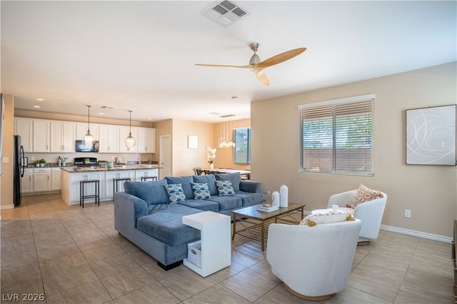 7733 Harthill Park Avenue, Las Vegas, NV 89113