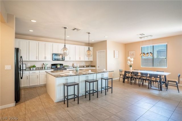 7733 Harthill Park Avenue, Las Vegas, NV 89113