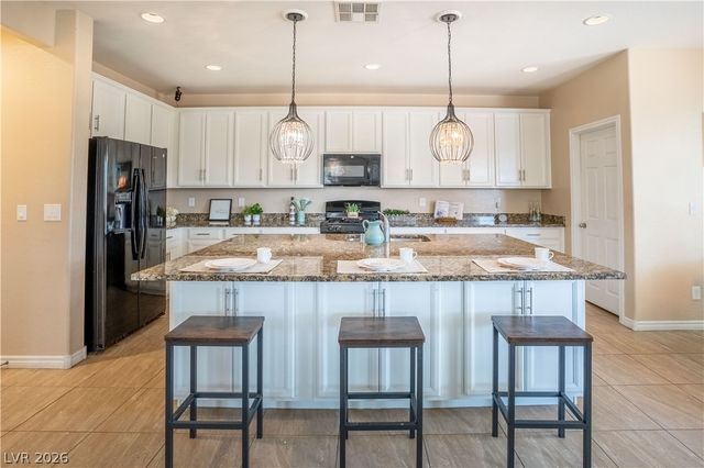 7733 Harthill Park Avenue, Las Vegas, NV 89113