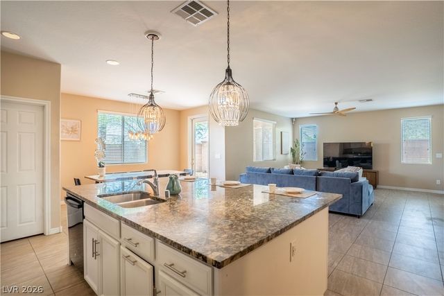7733 Harthill Park Avenue, Las Vegas, NV 89113