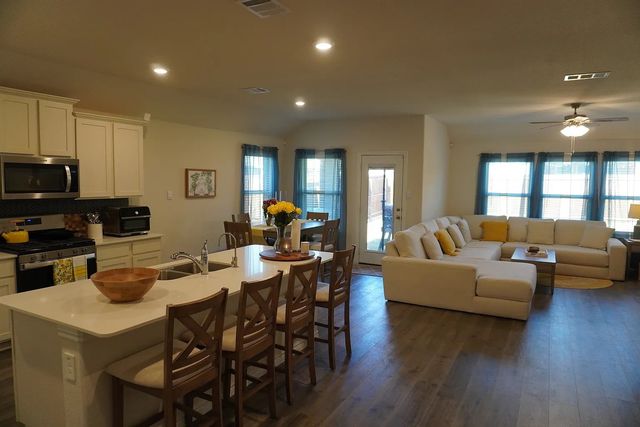 9721 Elk Falls Lane, Aubrey, TX 76227