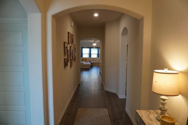 9721 Elk Falls Lane, Aubrey, TX 76227