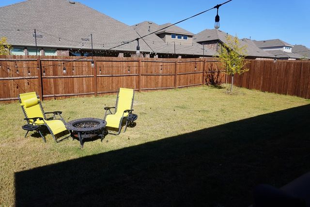 9721 Elk Falls Lane, Aubrey, TX 76227