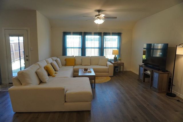 9721 Elk Falls Lane, Aubrey, TX 76227