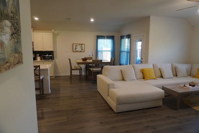 9721 Elk Falls Lane, Aubrey, TX 76227