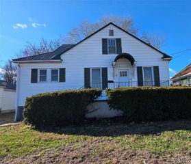 611 Van Zant Street, Chester, IL 62233