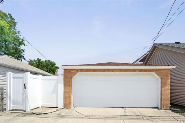 3826 N Page Avenue, Chicago, IL 60634