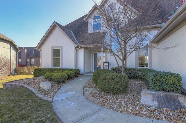 18235 W 156 Street, Olathe, KS 66062