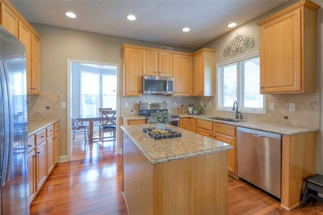 18235 W 156 Street, Olathe, KS 66062