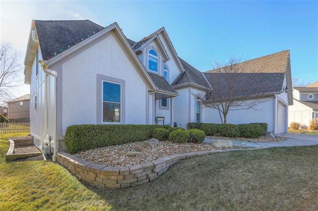 18235 W 156 Street, Olathe, KS 66062