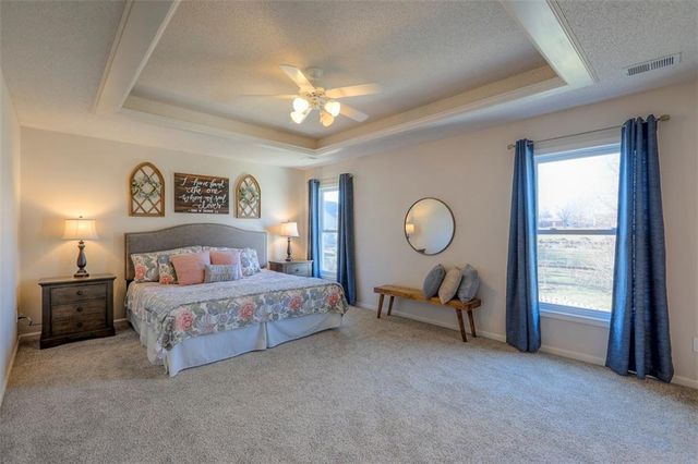 18235 W 156 Street, Olathe, KS 66062