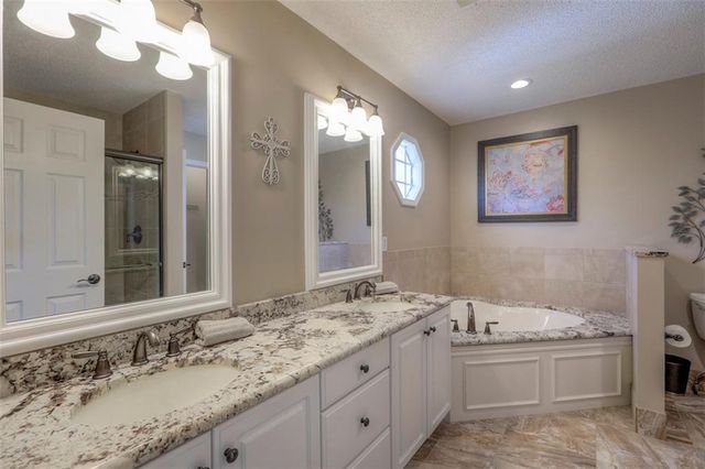 18235 W 156 Street, Olathe, KS 66062