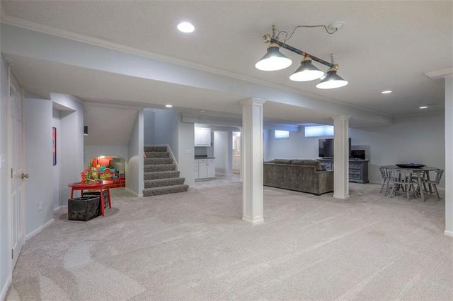 18235 W 156 Street, Olathe, KS 66062