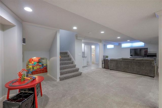 18235 W 156 Street, Olathe, KS 66062