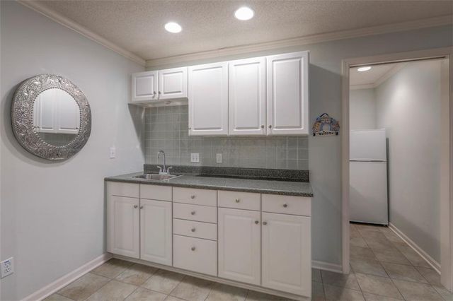 18235 W 156 Street, Olathe, KS 66062