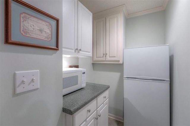 18235 W 156 Street, Olathe, KS 66062