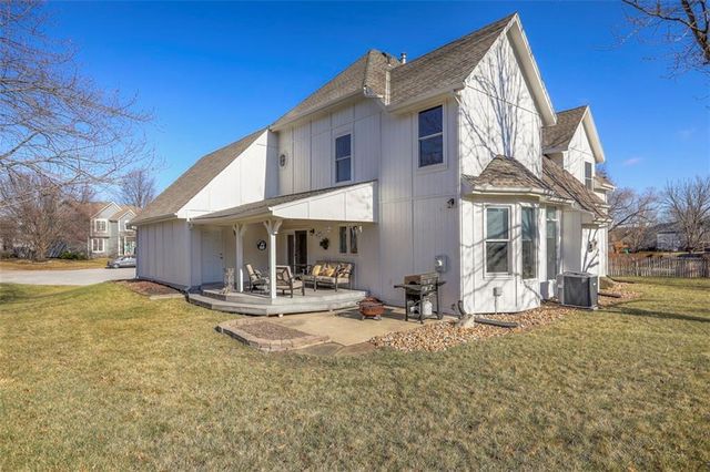 18235 W 156 Street, Olathe, KS 66062