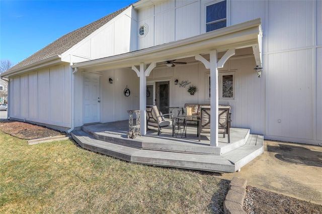 18235 W 156 Street, Olathe, KS 66062