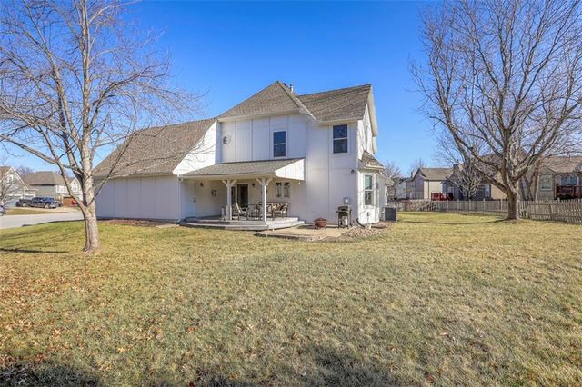 18235 W 156 Street, Olathe, KS 66062