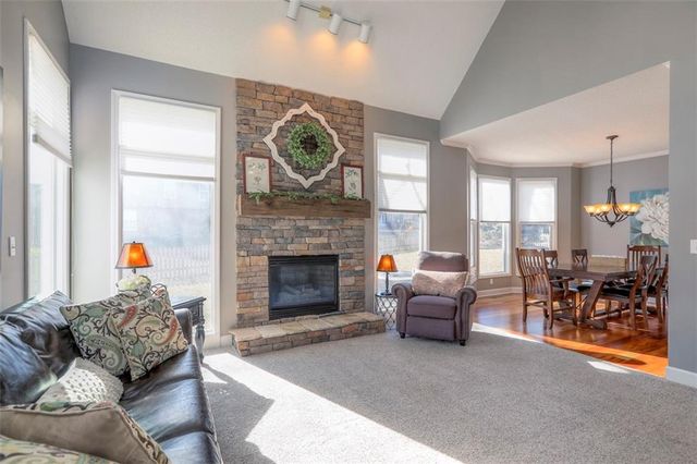 18235 W 156 Street, Olathe, KS 66062