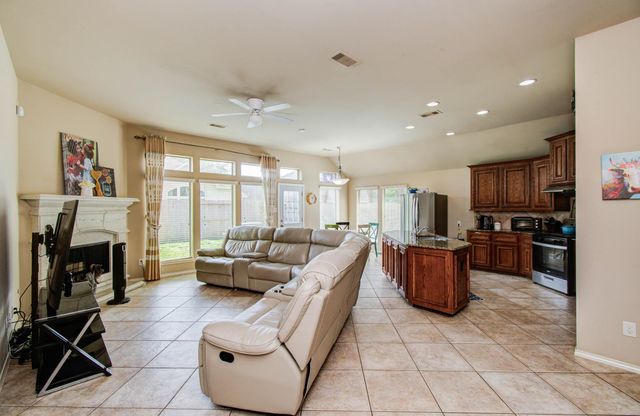 13312 Highland Lake Lane, Pearland, TX 77584