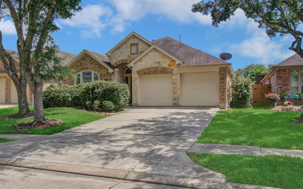 13312 Highland Lake Lane, Pearland, TX 77584