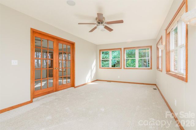299 Carriage Summitt Way, Hendersonville, NC 28791