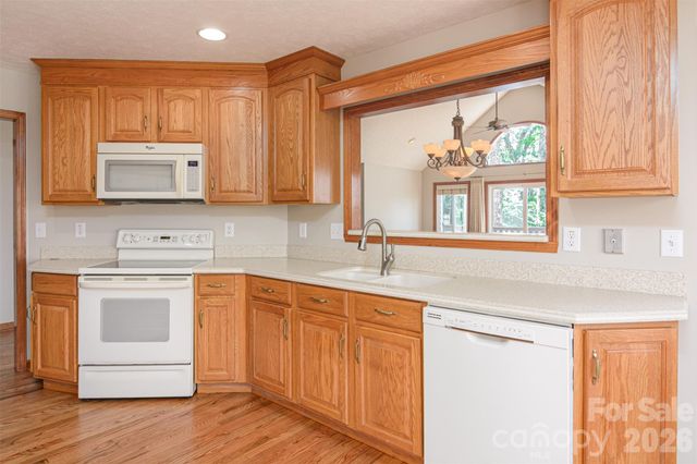 299 Carriage Summitt Way, Hendersonville, NC 28791