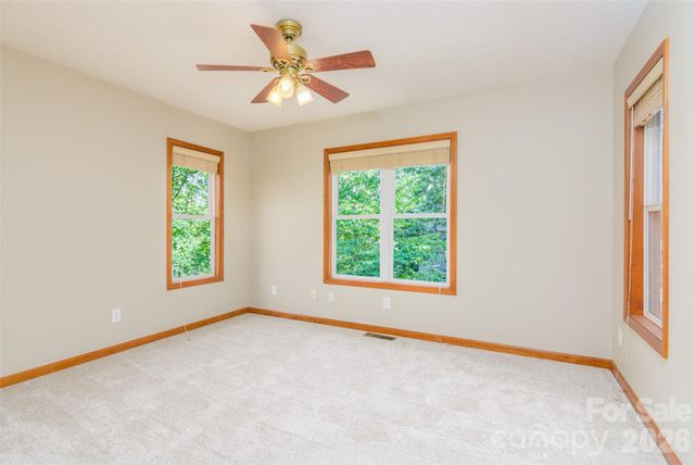 299 Carriage Summitt Way, Hendersonville, NC 28791