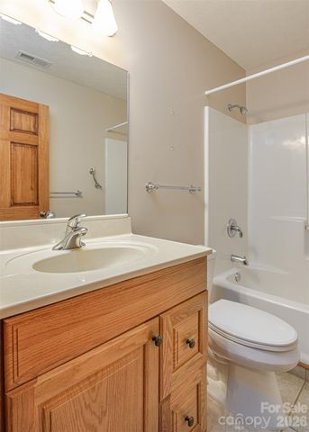 299 Carriage Summitt Way, Hendersonville, NC 28791