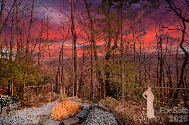 299 Carriage Summitt Way, Hendersonville, NC 28791