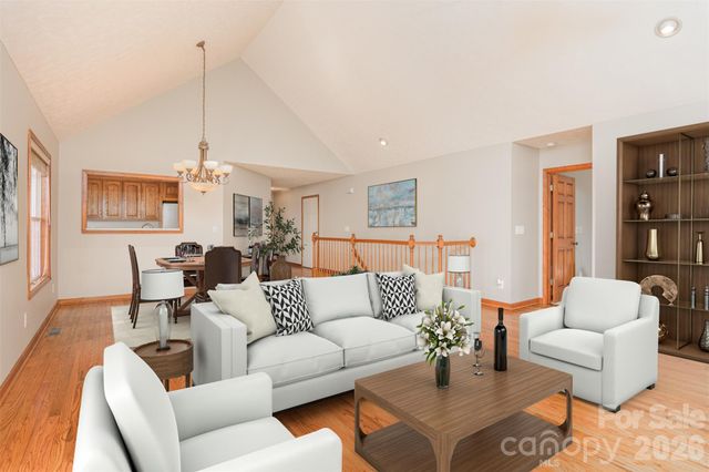 299 Carriage Summitt Way, Hendersonville, NC 28791