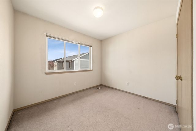 16425 39th Avenue E, Tacoma, WA 98446