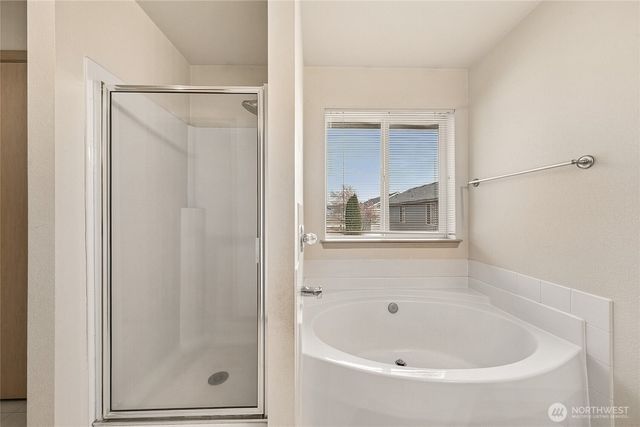 16425 39th Avenue E, Tacoma, WA 98446