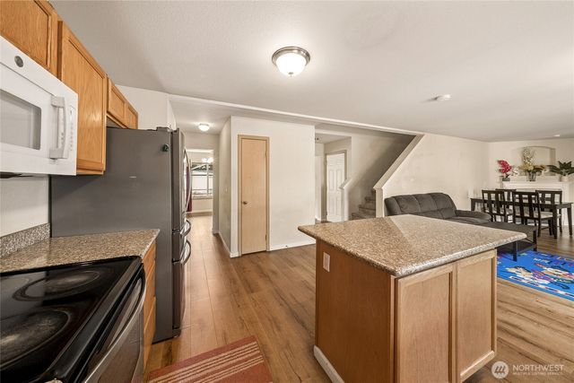 16425 39th Avenue E, Tacoma, WA 98446