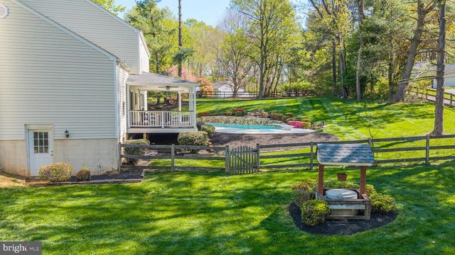 11715 LARIAT LN, Oakton, VA 22124
