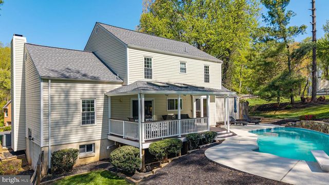 11715 LARIAT LN, Oakton, VA 22124
