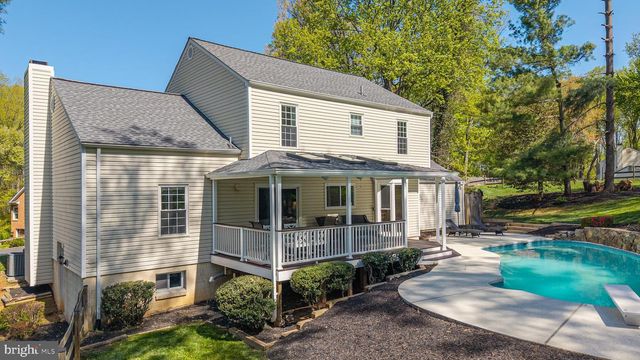 11715 LARIAT LN, Oakton, VA 22124