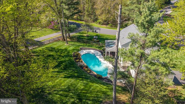 11715 LARIAT LN, Oakton, VA 22124