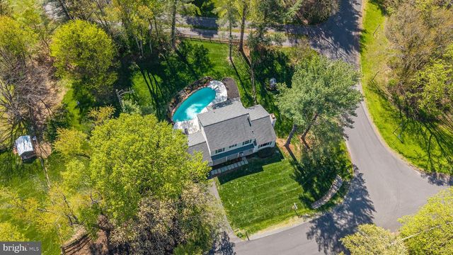 11715 LARIAT LN, Oakton, VA 22124