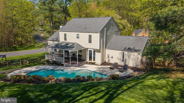 11715 LARIAT LN, Oakton, VA 22124