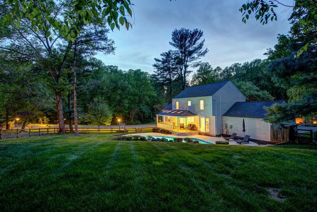 11715 LARIAT LN, Oakton, VA 22124