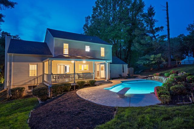 11715 LARIAT LN, Oakton, VA 22124