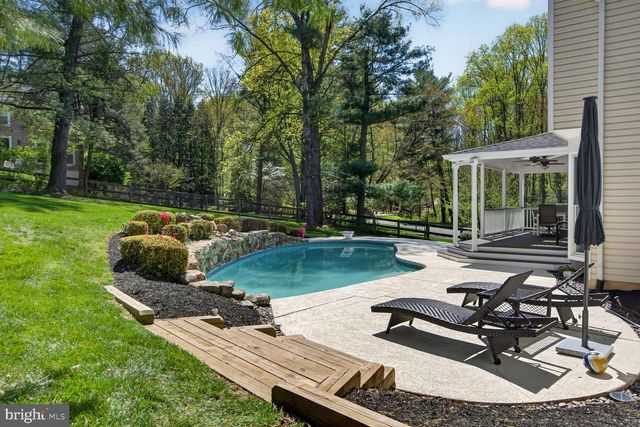 11715 LARIAT LN, Oakton, VA 22124