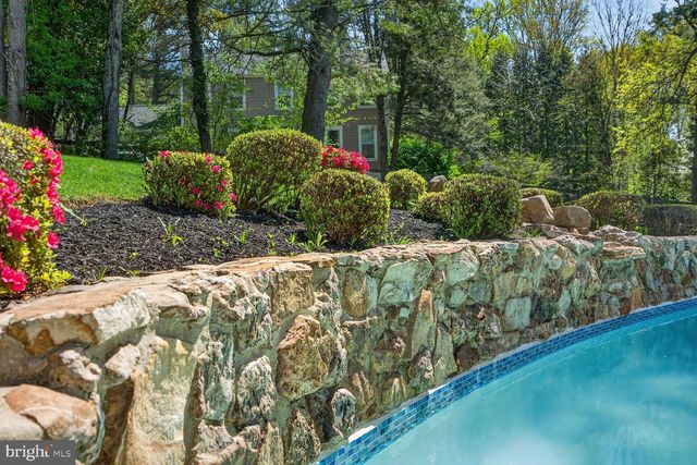 11715 LARIAT LN, Oakton, VA 22124