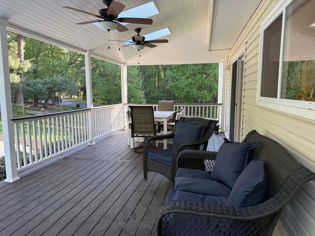 11715 LARIAT LN, Oakton, VA 22124