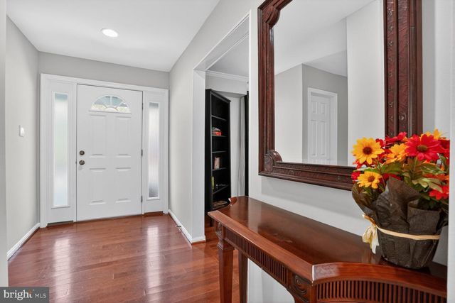 11715 LARIAT LN, Oakton, VA 22124
