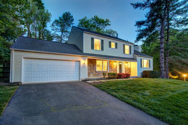 11715 LARIAT LN, Oakton, VA 22124