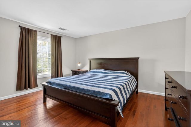 11715 LARIAT LN, Oakton, VA 22124